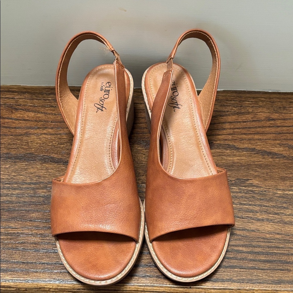 Clarks Tan Slingback Sandals
